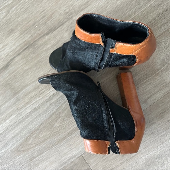 Chloe Black and Brown Peep-Toe Block Heel Ankle Boot - Picture 2 of 4